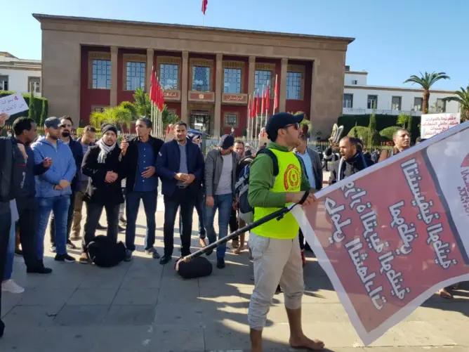 الترقية بالشهادات حق أم هدر للزمن المدرسي؟