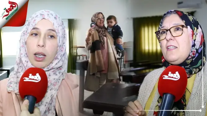 الأستاذة التي حملت ابن طالبتها داخل حجرة الدرس تكشف تفاصيل الواقعة (فيديو)