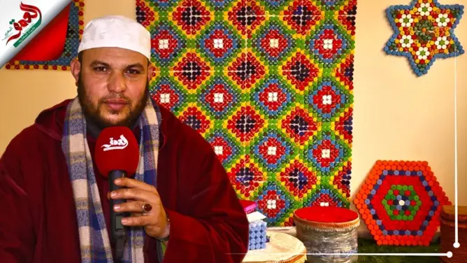 شاب يصنع تحفا فنية بديعة