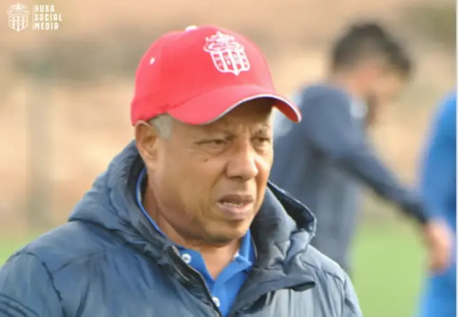 فاخر: الجو العام مكهرب داخل الحسنية.. ومايقع لا ناقة لي فيه ولا جمل