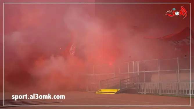 كراكاج جماهير الوداد في الديربي يوقف المباراة (فيديو)