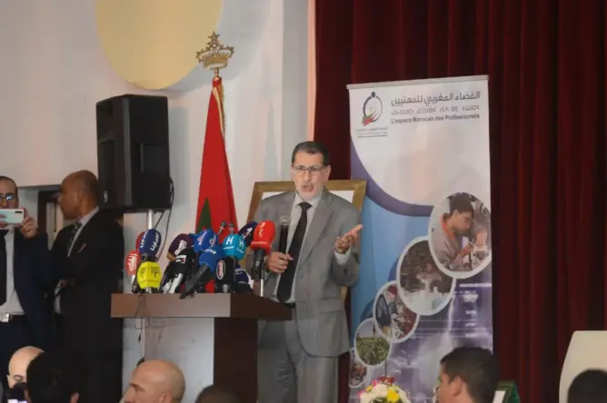 العثماني يستنكر “سلبية الصحافيين” .. ويكشف أكبر إنجازات الحكومة