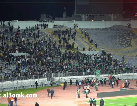 الجماهير الوجدية تحتفل مع اللاعبين بعد التعادل أمام الرجاء في “دونور” (فيديو)