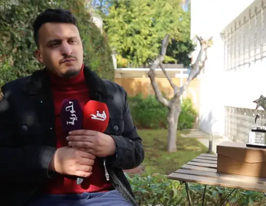 الفائز بلقب “ستانداب”: سأقتسم 20 مليون مع زملائي بالبرنامج .. وهذه رسالتي للأيتام (فيديو)