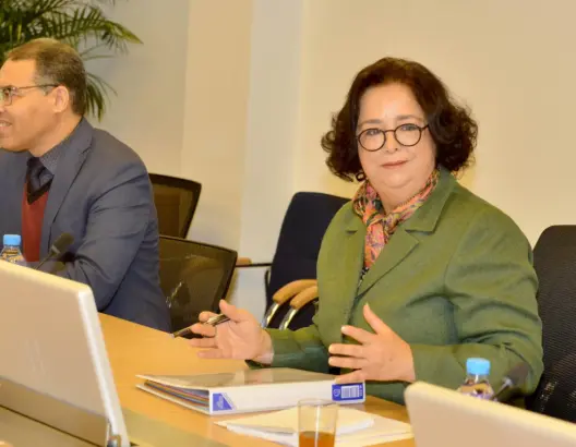 أخرباش: المنصات الرقمية تُضعف جودة النقاش الديمقراطي بخوارزميات غامضة