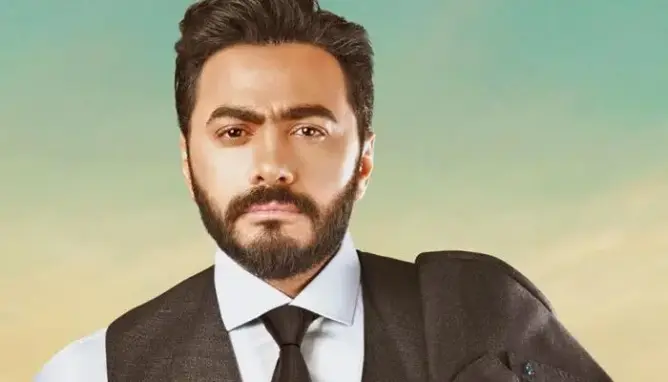 بقاعات السينما المغربية.. تامر حسني يروج لفيلمه “الفلوس” بالدارجة (فيديو)