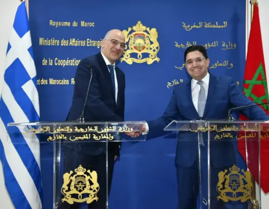 اليونان تعتبر الحكم الذاتي “مقاربة جدية” .. وتشيد بإصلاحات الملك