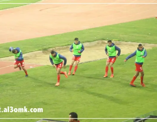 لاعبو حسنية أكادير في تسخينات بدون معد بدني (فيديو)