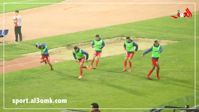 لاعبو حسنية أكادير في تسخينات بدون معد بدني (فيديو)
