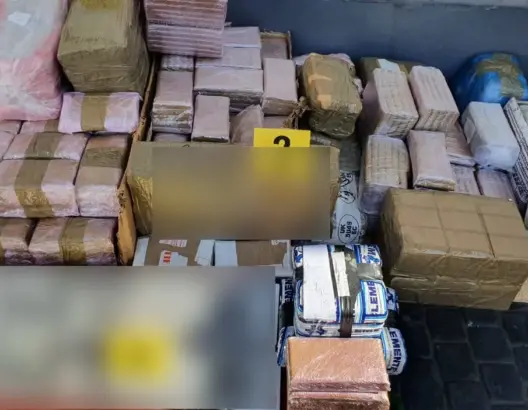 العثور على سيارة ضواحي أكادير بداخلها 63 كلم من المخدرات