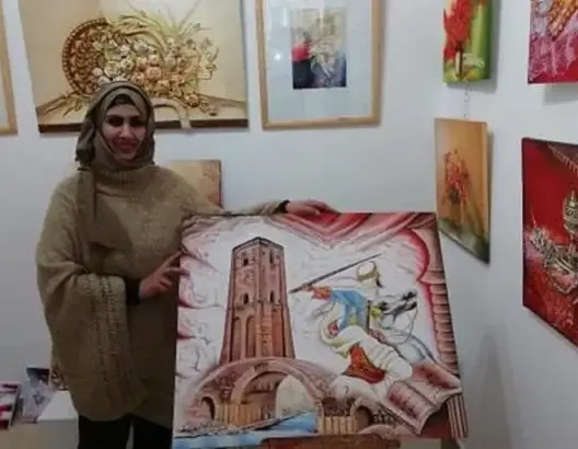 في معرض دائم.. لوحات لطيفة بعوي تُؤثث رواق مركب أم الربيع بخنيفرة (صور)