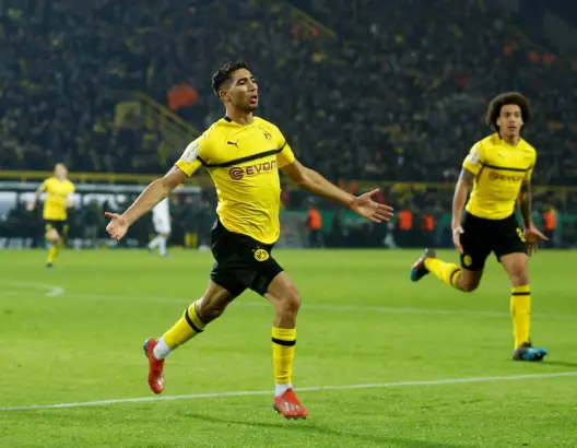 حكيمي يكشف مصيره رفقة بروسيا دورتموند الألماني