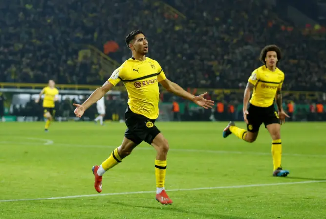 حكيمي يكشف مصيره رفقة بروسيا دورتموند الألماني