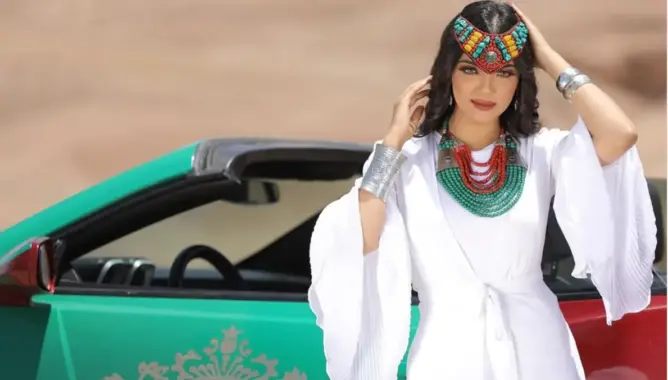مغنية أخرى تدخل على خط قضية “حساب حمزة مون بيبي”