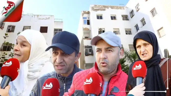 خطر السقوط يهدد شققا بأحد أحياء سلا والسكان يتهمون المقاول (فيديو)
