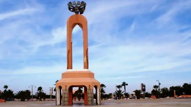 مدينة العيون