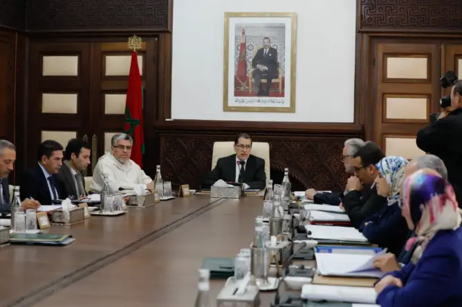 اللبار يطالب حكومة العثماني بالاستقالة بعد فشلها في توفير اللقاح للمغاربة