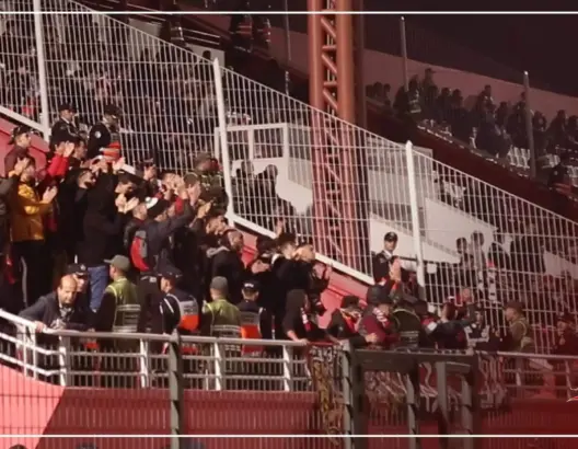 جماهير الحسنية غاضبة وتهاجم فاخر وإدارة النادي (فيديو)