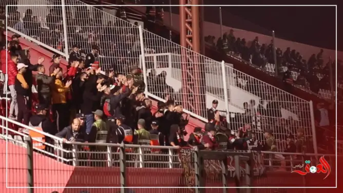 جماهير الحسنية غاضبة وتهاجم فاخر وإدارة النادي (فيديو)