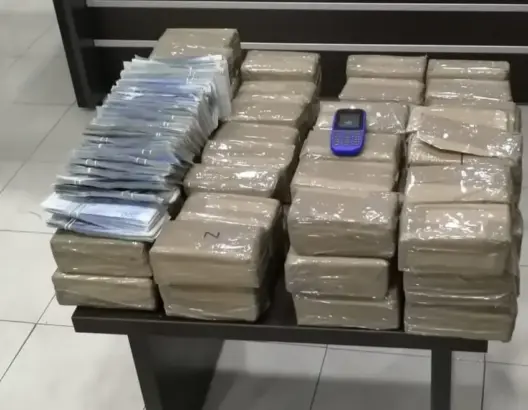 صيد ثمين لأمن أكادير.. حجز ملايين وكيلوغرامات من الحشيش داخل منزل