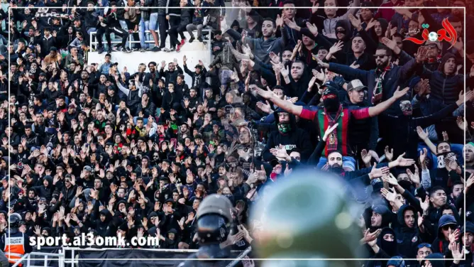 جماهير “كورفا تشي” تزلزل مدرجات ملعب الرباط  بأجمل الأغاني (فيديو)