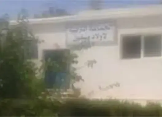 مدير دار الشباب بـ”أولاد ميمون” يتهم رئيس الجماعة بحرمانه من أجرته.. والأخير يوضح