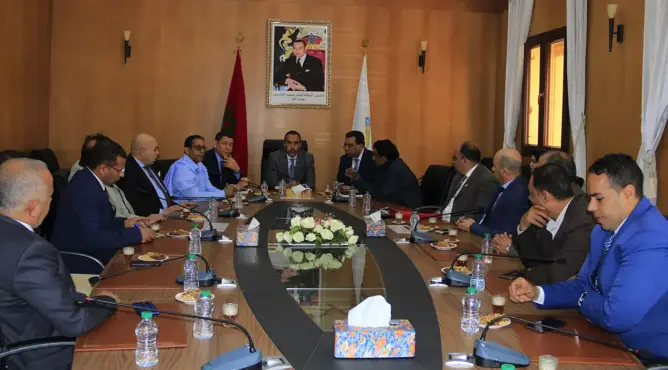 الخطاط يعرض منجزات جهة الداخلة أمام أكاديميين مغاربة وإعلاميين مصريين