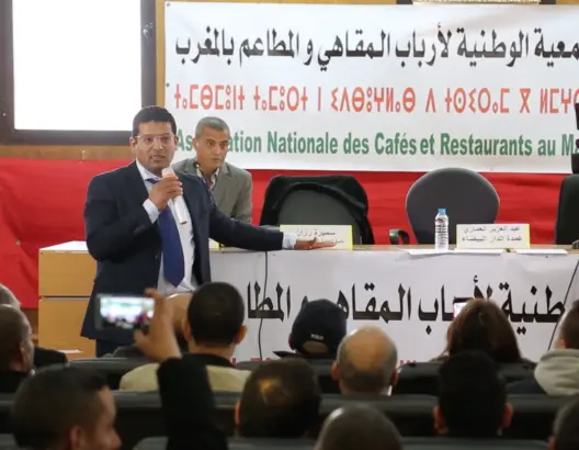 قرار الاستمرار في غلق المقاهي بعد كورونا يزرع الفرقة بين مهنيي القطاع