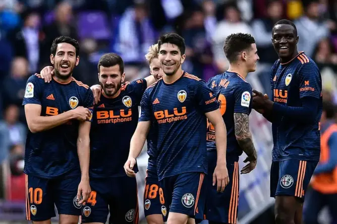 فريق “فالنسيا” الإسباني يفتح بمراكش أول أكاديمية له بإفريقيا