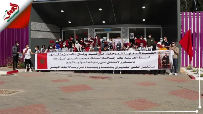 عائلات الطلبة العائدين من الصين يوجهون رسائل قوية للملك والشعب المغربي