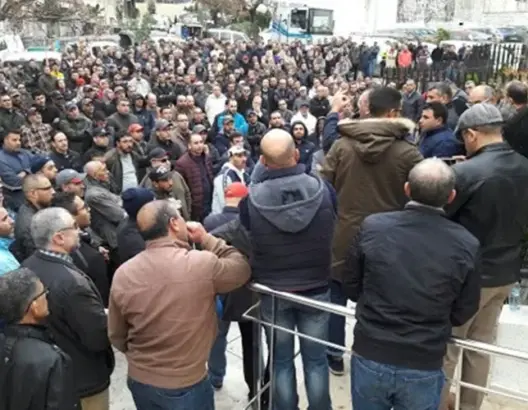 مستخدمو توزيع الماء والكهرباء يقررون التظاهر بجميع وكالاتهم وشركاتهم