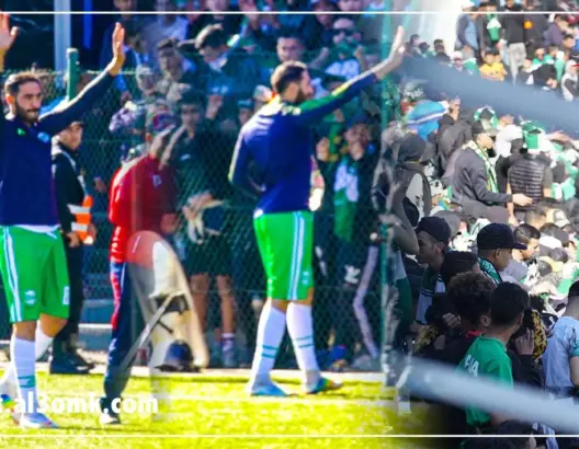 هكذا استقبلت جماهير الرجاء لاعبها السابق ياسين الصالحي(فيديو)