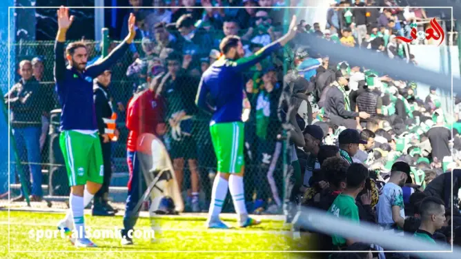 هكذا استقبلت جماهير الرجاء لاعبها السابق ياسين الصالحي(فيديو)