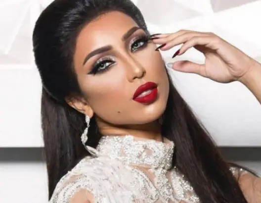 بدء محاكمة بطمة.. حضور بعض أقاربها وتجمهر منتقديها ومعجبيها أمام المحكمة