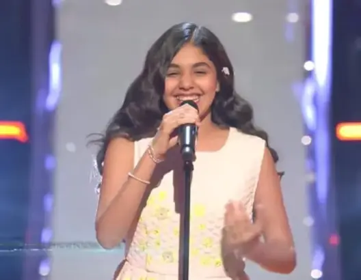الطفلة المغربية رنين بجدادي تقترب من لقب “The Voice Kids”