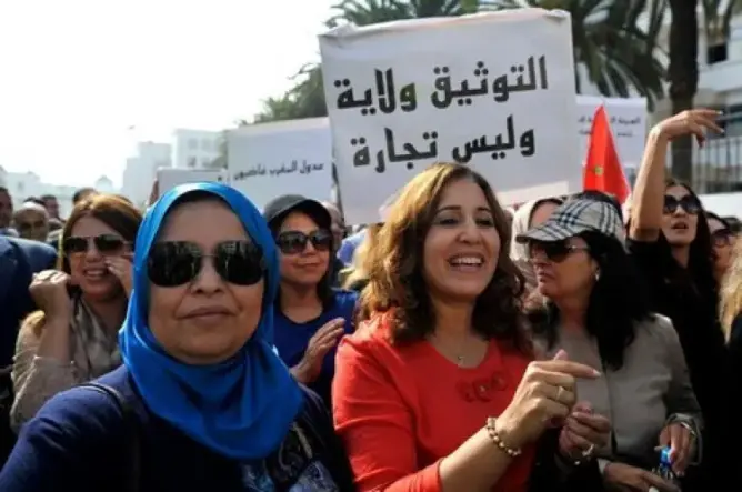 بعد لقاء العثماني.. الموثقون يعلقون احتجاجهم ويواصلون إغلاق مكاتبهم