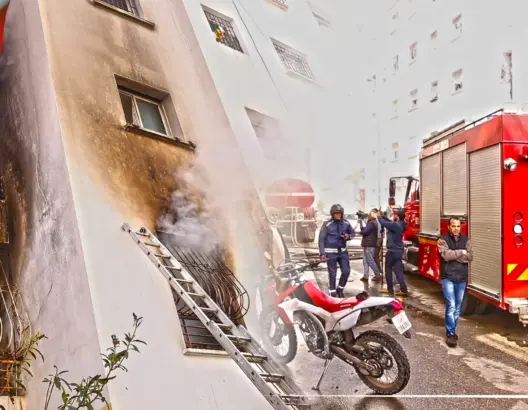 سلطات سلا تعلق على وفاة طفل في حريق بشقة .. وتفتح تحقيقا (فيديو)