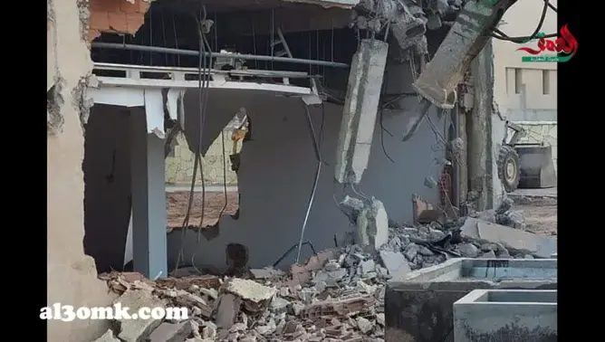 بعد الغضبة الملكية..هدم فيلات غير مرخصة بمشروع تغازوت باي (فيديو)