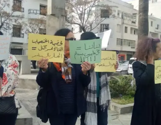 هل أخلَّت سفارة الكويت بالمغرب بوعدها؟.. بيدوفيل يستمر في الهروب والمحاكمة تؤجل للمرة الـ20
