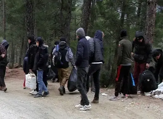 تركيا تفتح حدودها مع أوروبا.. تدفق لمئات المهاجرين بينهم مغاربة
