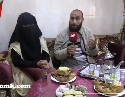 زوج اليوتوبرز المنقبة: مقتنع بما تقوم به زوجتي.. ويرد على منتقديها (فيديو)
