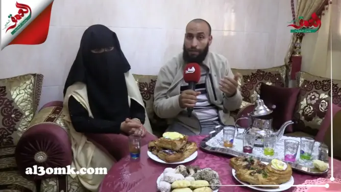 زوج اليوتوبرز المنقبة: مقتنع بما تقوم به زوجتي.. ويرد على منتقديها (فيديو)