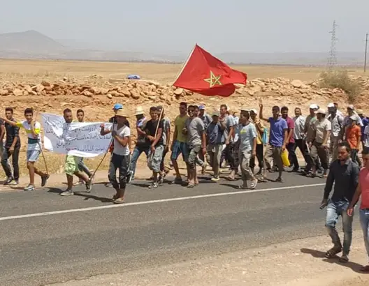 طريق “مغشوشة” تدفع ساكنة بدمنات لإعلان مسيرة باتجاه مراكش