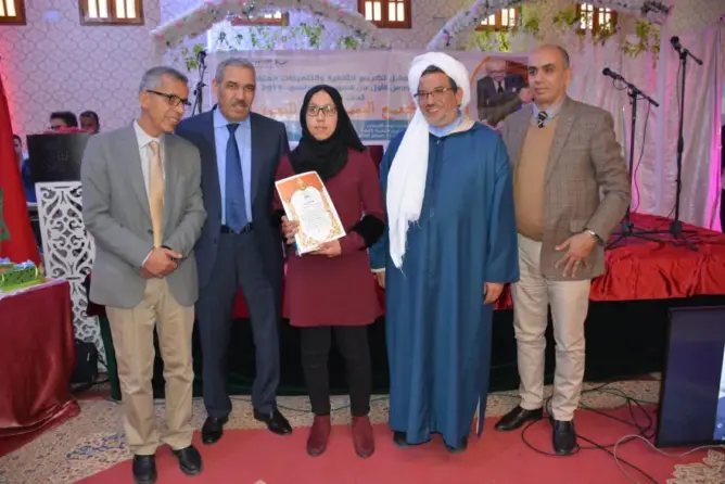 عامل أزيلال يشرف على توزيع جوائز على المتفوقين دراسيا
