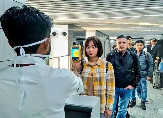 سفارة الصين بالرباط: “كورونا” ليست حربا بيولوجية ولا نأكل كل شيء