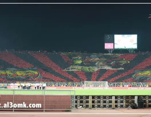 تيفو خرافي للجماهير الودادية يزين مدرجات دونور أمام النجم الساحلي(فيديو)