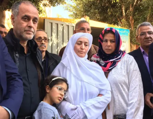 موكب جنائزي مهيب يرافق الصحفي الحجام إلى مثواه الأخير (صور)