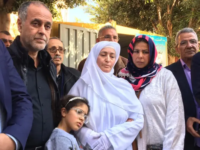 موكب جنائزي مهيب يرافق الصحفي الحجام إلى مثواه الأخير (صور)