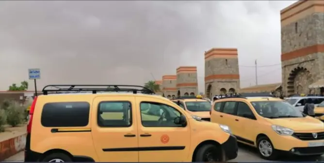 “طاكسيات” مراكش يردون على “النقل السياحي” ويتهمونهم بـ”خرق القانون”