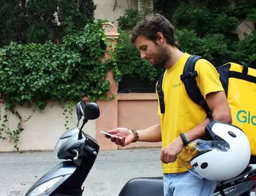 خدماته منتشرة بـ9 مدن.. “Glovo” يطلق خدمات التوصيل المنزلي بفاس